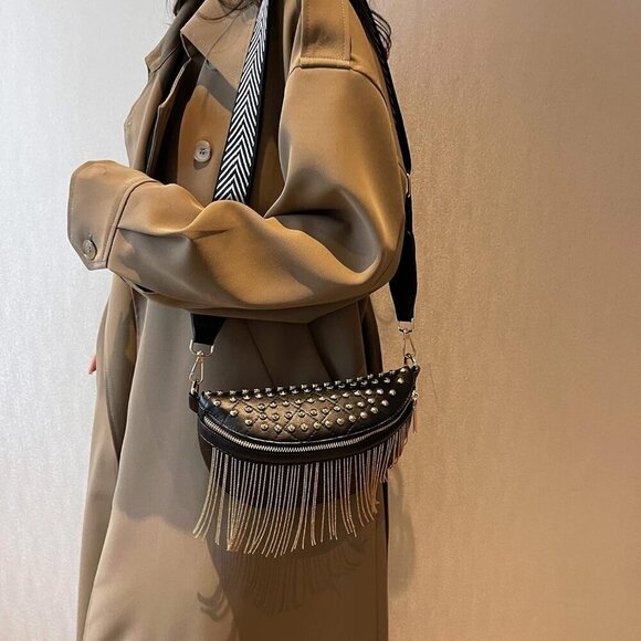 💫 Glt.etl Faux leather Fringe Women Black Quilted Rivet Studded Waist Pack - Picture 6 of 7